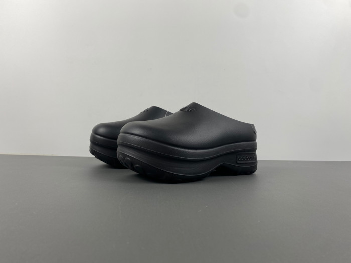 adifom stan mule ie4626