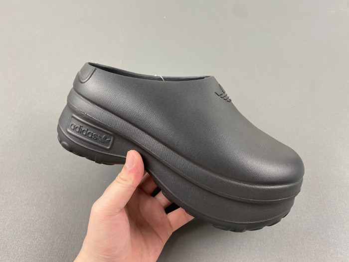 adifom stan mule ie4626